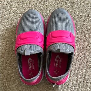 NWT Girl’s MTA Sport Gray and Pink Athletic Slip-On Sneakers